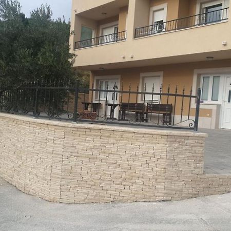Ferdo 2 Apartment Makarska Bagian luar foto