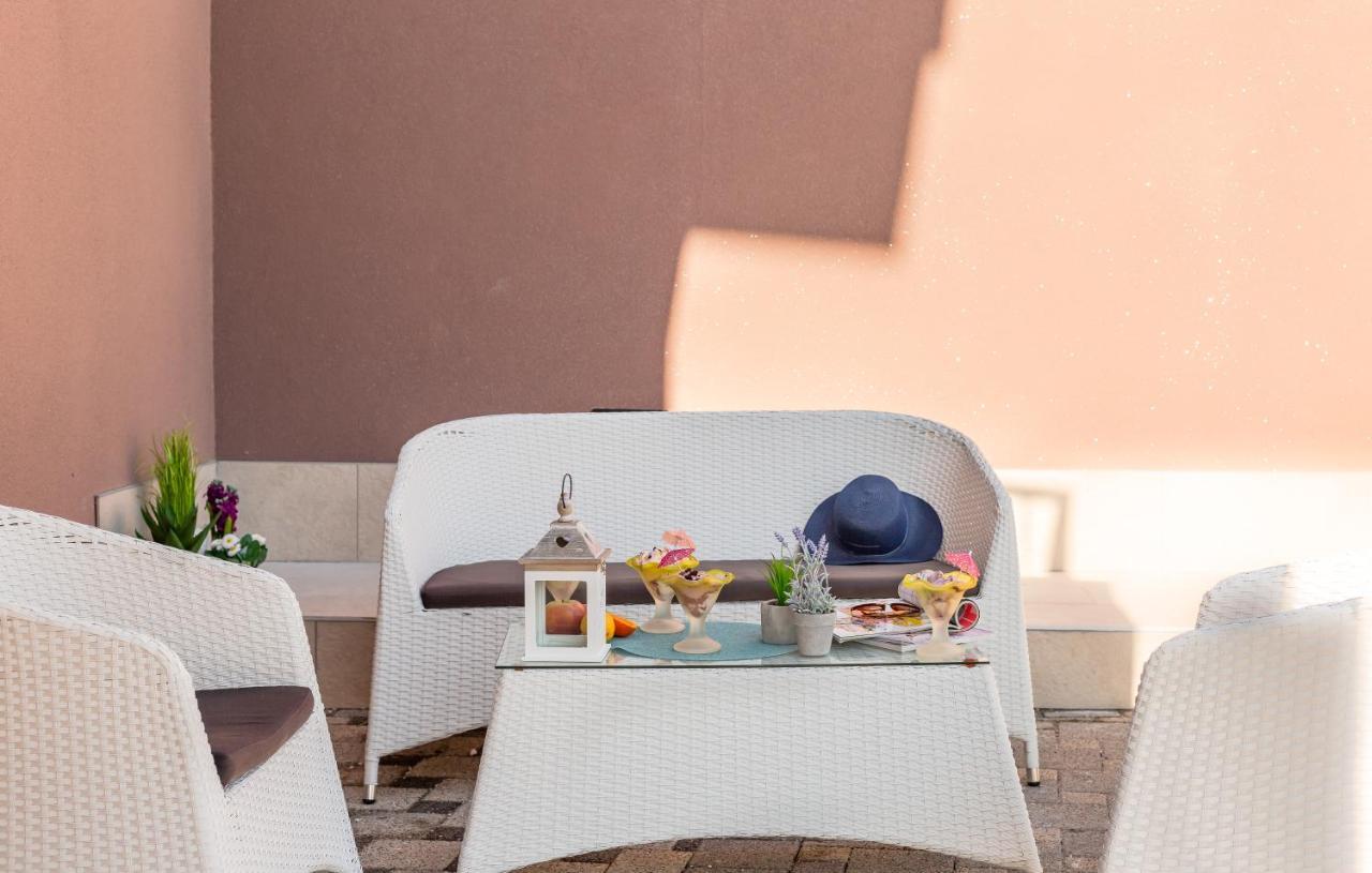 Ferdo 2 Apartment Makarska Bagian luar foto