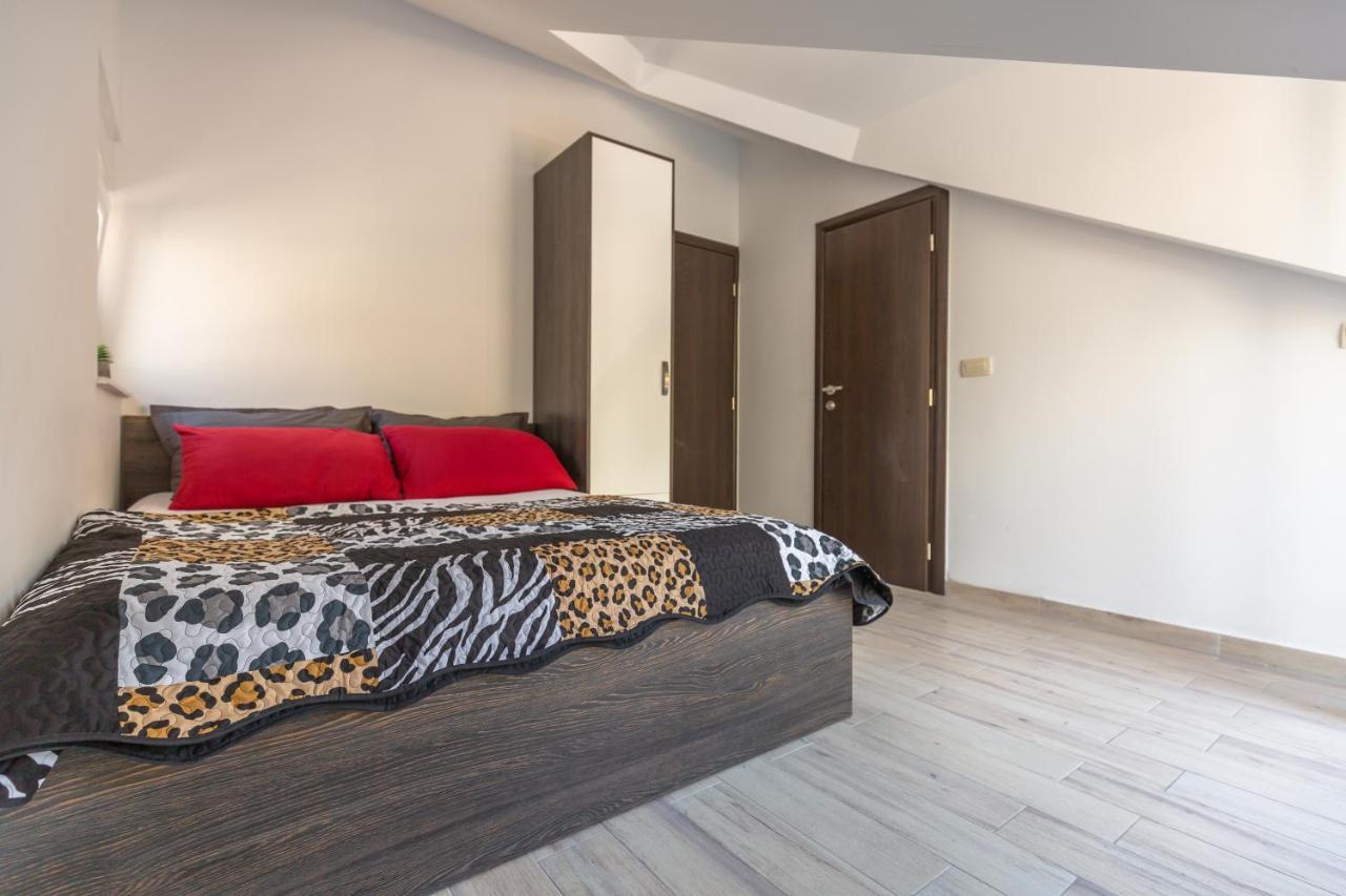 Ferdo 2 Apartment Makarska Bagian luar foto